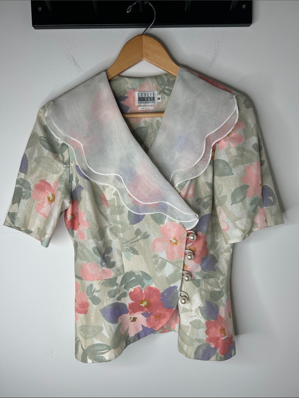 Vintage Leslie Fay floral blouse